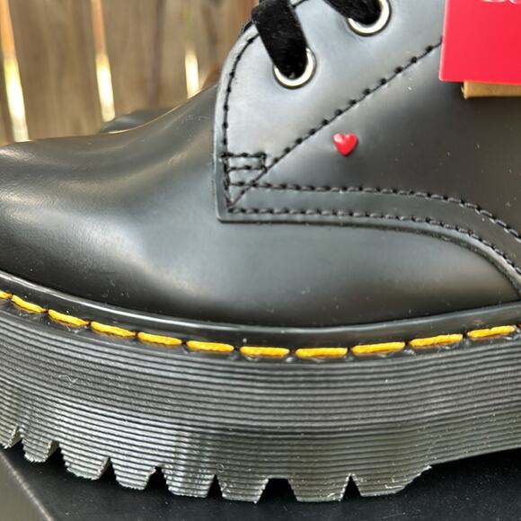 NEW Dr. Martens Black Betty Boop Jadon Boots Women's Size 8 US / 6 UK NIB - Picture 3 of 16